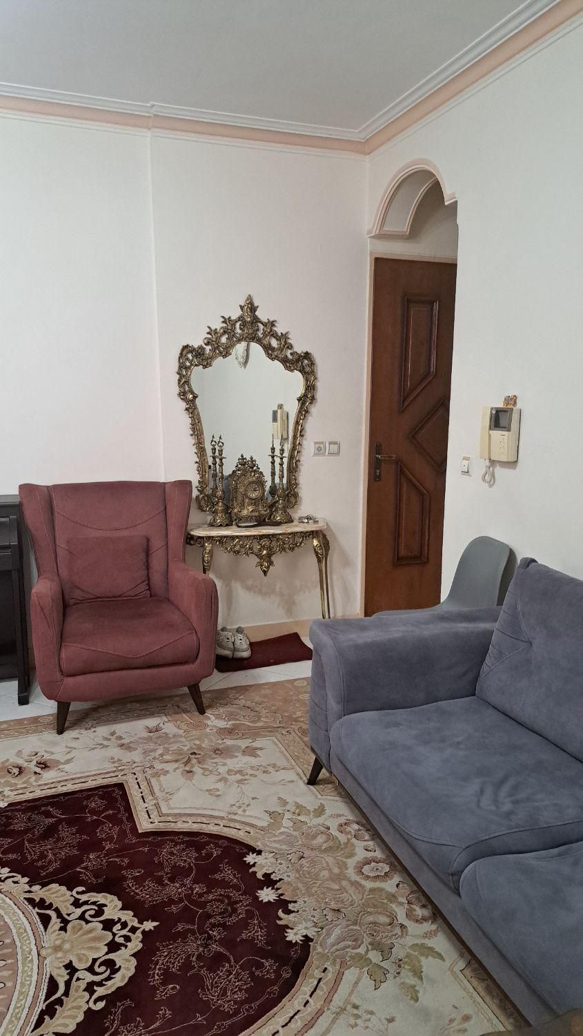 اپارتمان ۴۰ متری در میدان شهدا|اجارهٔ آپارتمان|تهران, صفا|دیوار