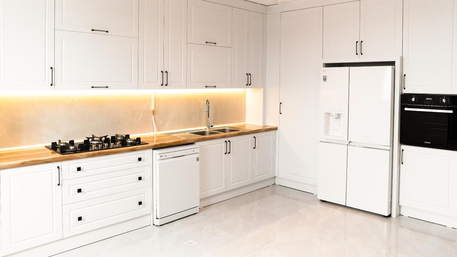 کابینت آشپزخانه کف تراش با روکش باشیشه صفحه براق|مصالح و تجهیزات ساختمان|گرگان, |دیوار