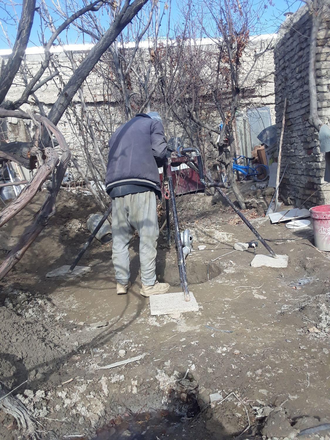 چاه کن|خدمات پیشه و مهارت|گلبهار, شهر جدید گلبهار|دیوار