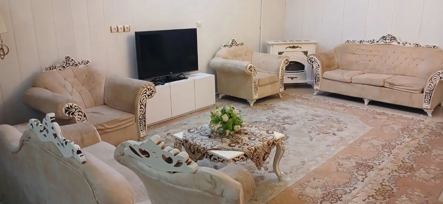 آپارتمان. ۱۱۰ متر.شبه ویلایی.راهنمایی|اجارهٔ کوتاه‌مدت آپارتمان و سوئیت|مشهد, راهنمایی|دیوار