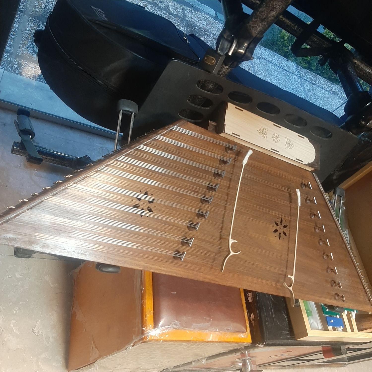 سنتور بهتویی|سازهای سنتی|پردیس, فاز ۳|دیوار