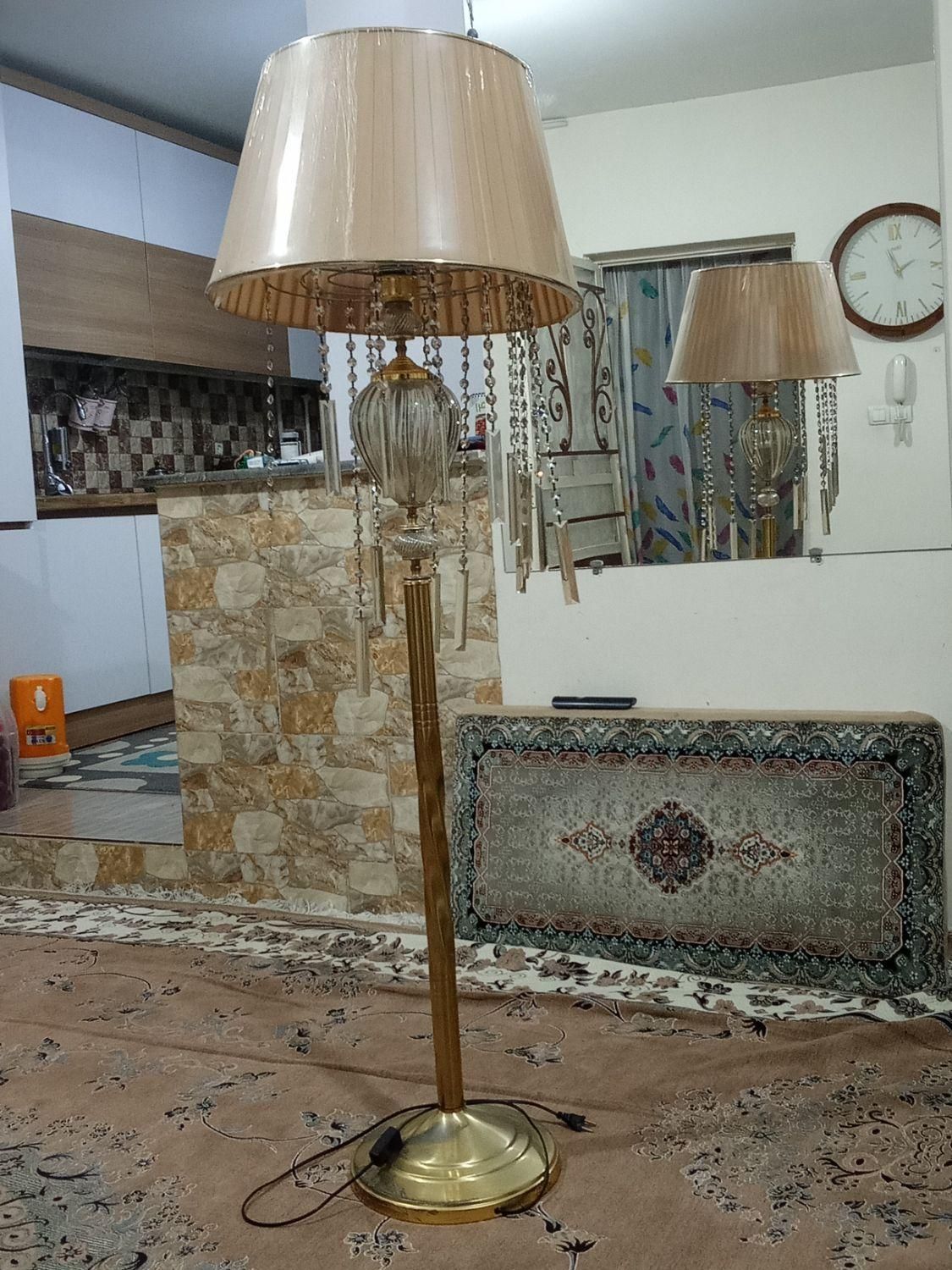 آباژور کنارسالنی|چراغ خواب و آباژور|هشتگرد, |دیوار