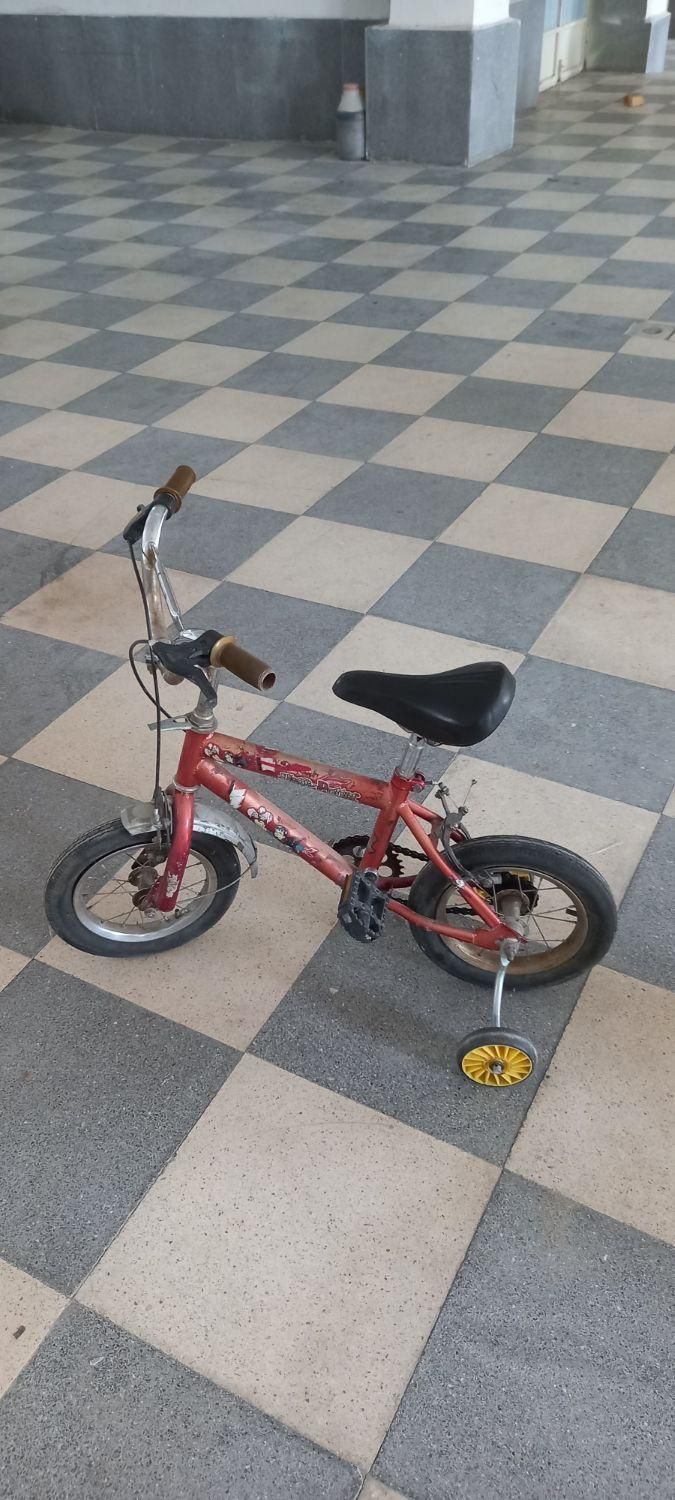 ** دوچرخه سایز ۱۲ با کمکی  **|دوچرخه، اسکیت، اسکوتر|ارومیه, |دیوار