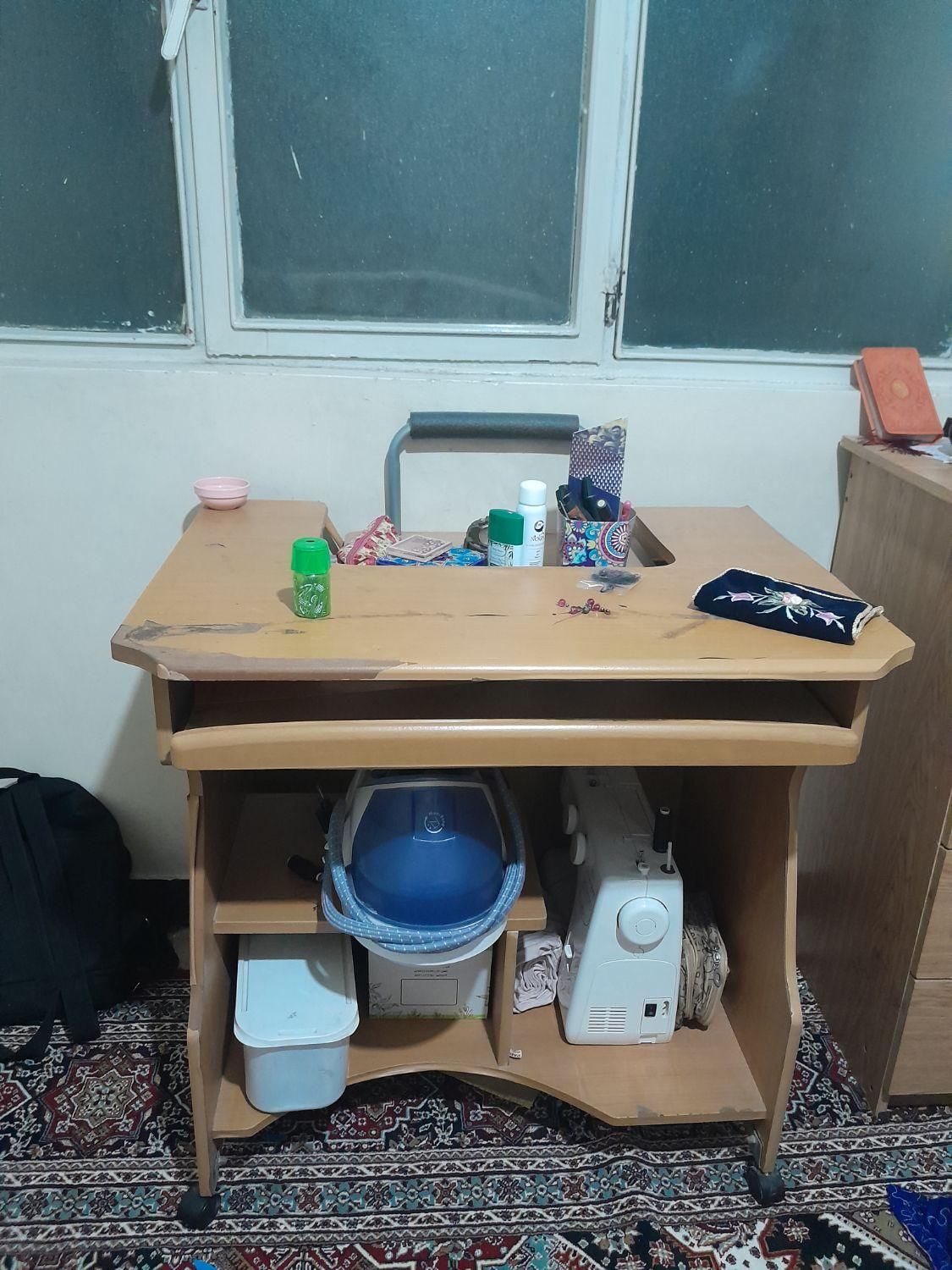 میز کامپیوتر محکم جمع وجور وجادار|میز تحریر و کامپیوتر|تهران, بریانک|دیوار