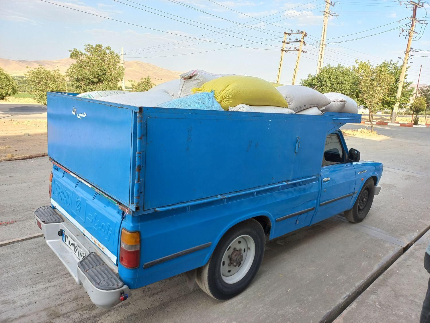 حمل بار و اسباب کشی داخلی و بیرون شهری با،کارگر|خدمات حمل و نقل|نهاوند, |دیوار