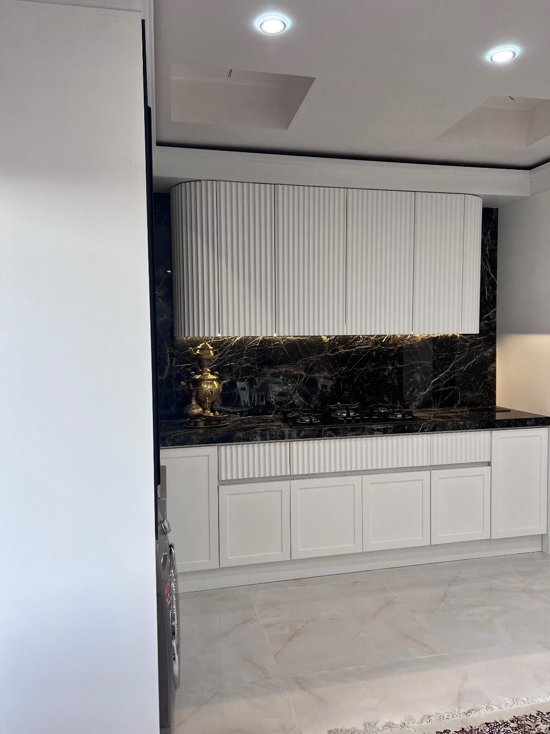 کابینت طرح هرمی بارنگ سفید آشپزخانه مینیمان|مصالح و تجهیزات ساختمان|گرگان, |دیوار