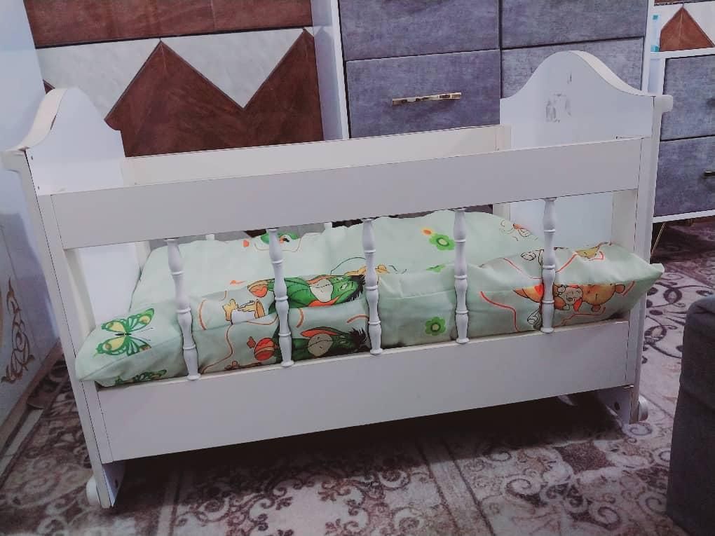 تخت خواب نوزادی (تخت ثابت، گهواره ای)|تخت و صندلی بچه|اهواز, علی آباد|دیوار