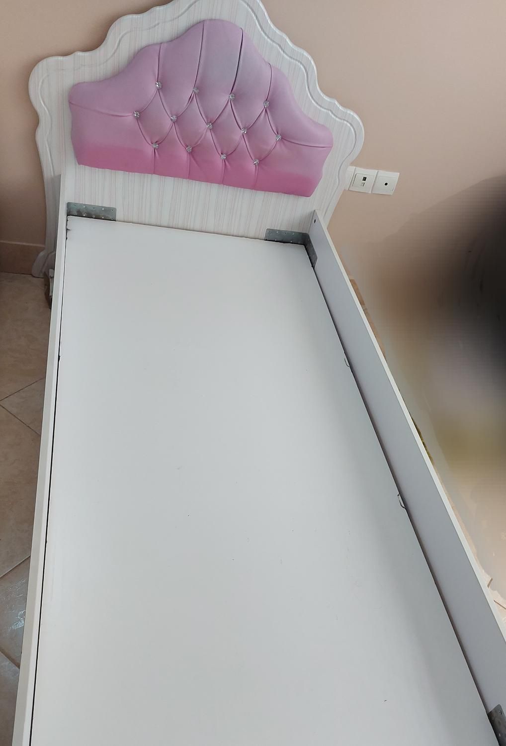 سرویس خواب نوجوان تخت،کمد،میزتحریر،کتابخانه|تخت و سرویس خواب|رشت, حومه رشت|دیوار