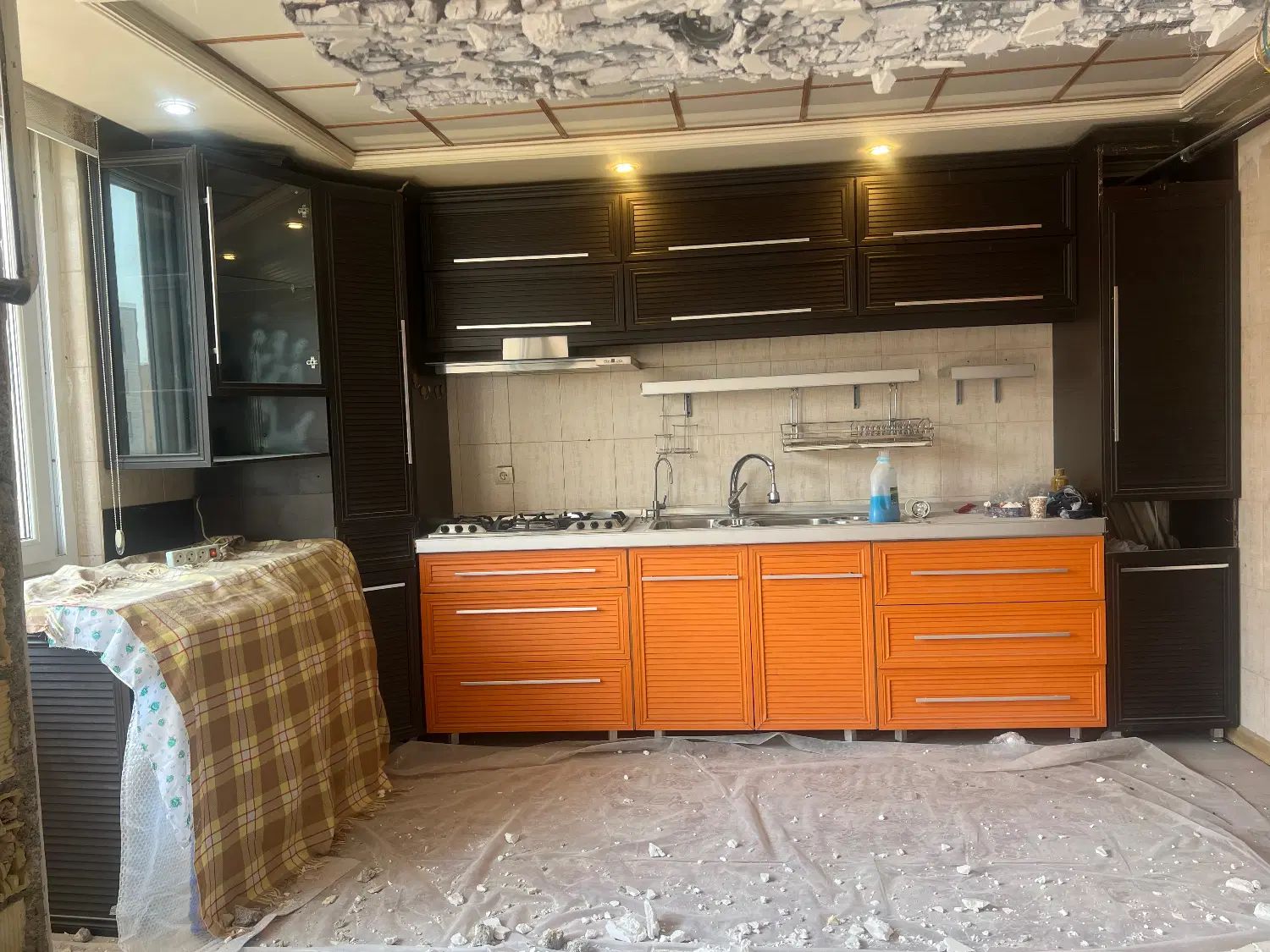 کابینت خارجی کاملا سالم همراه با مارکت و هود|آب‌چکان و نظم‌دهنده ظروف|کرج, چهارصد دستگاه|دیوار