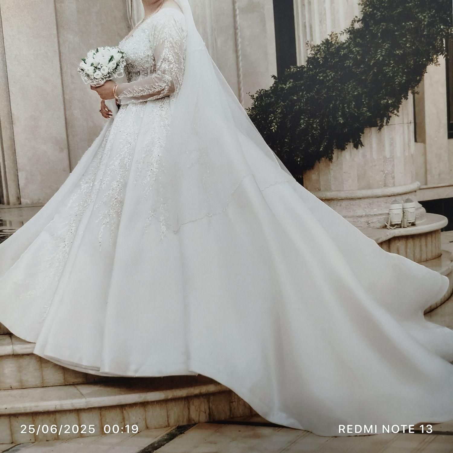 لباس عروس|لباس|دامغان, |دیوار