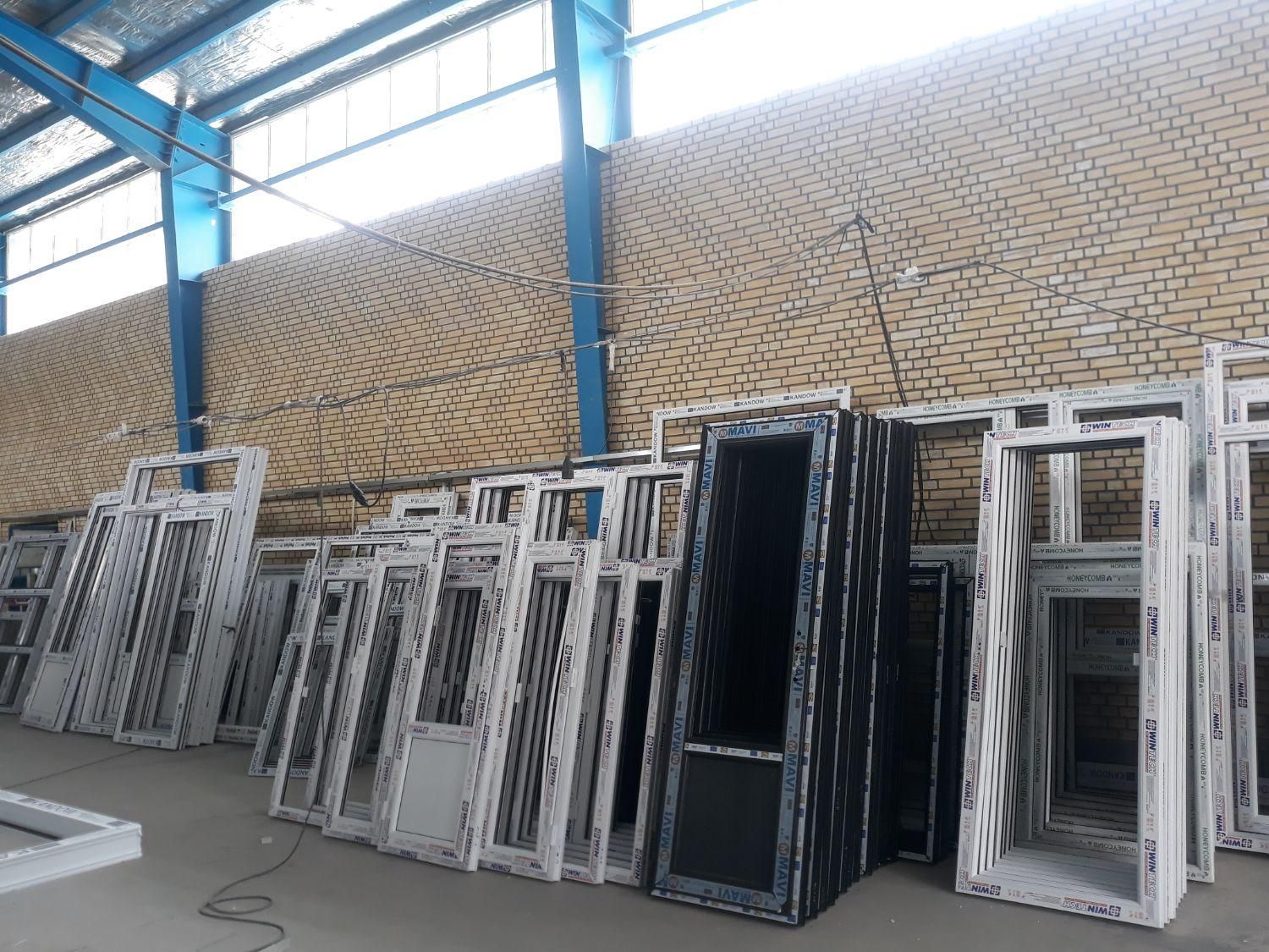 درب و پنجره، توری پلیسه کشویی، شیشه دوجداره|خدمات پیشه و مهارت|شهرکرد, |دیوار