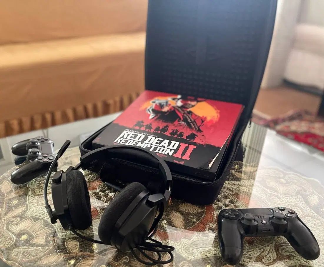 فروش ps4 pro 1tb ریجن۲ دو دسته اکانتی|کنسول، بازی ویدئویی و آنلاین|تبریز, |دیوار