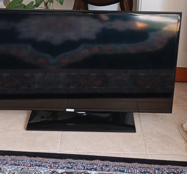 تلویزیون سامسونگ و سینمای خانواده lg|تلویزیون و پروژکتور|کلاچای, |دیوار