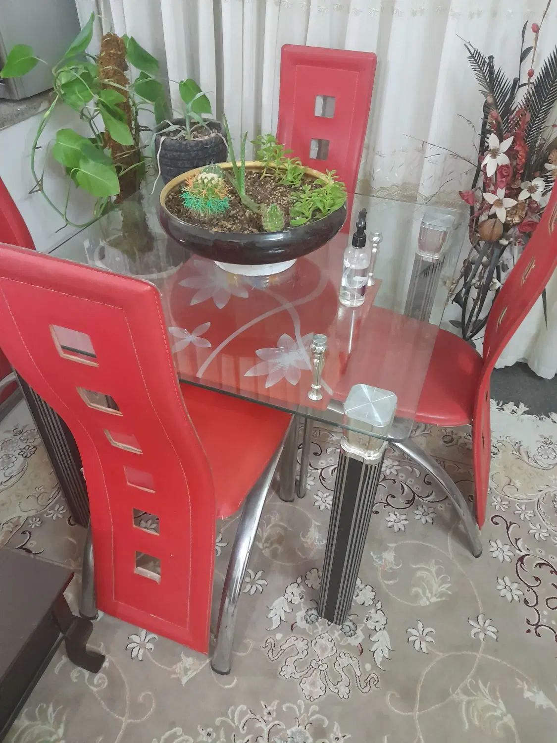 میز نهارخوری ۴ نفره برای منزل و ساندویچی|میز و صندلی غذاخوری|مشهد, حسابی جنوبی (شهرک غرب)|دیوار