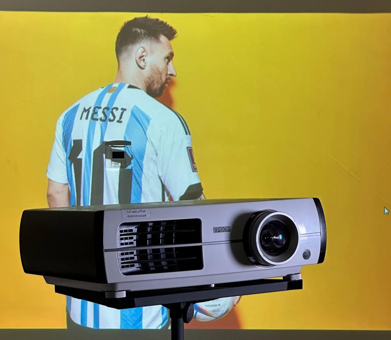 ویدئو پروژکتور Epson Home cinema|تلویزیون و پروژکتور|قم, سالاریه|دیوار