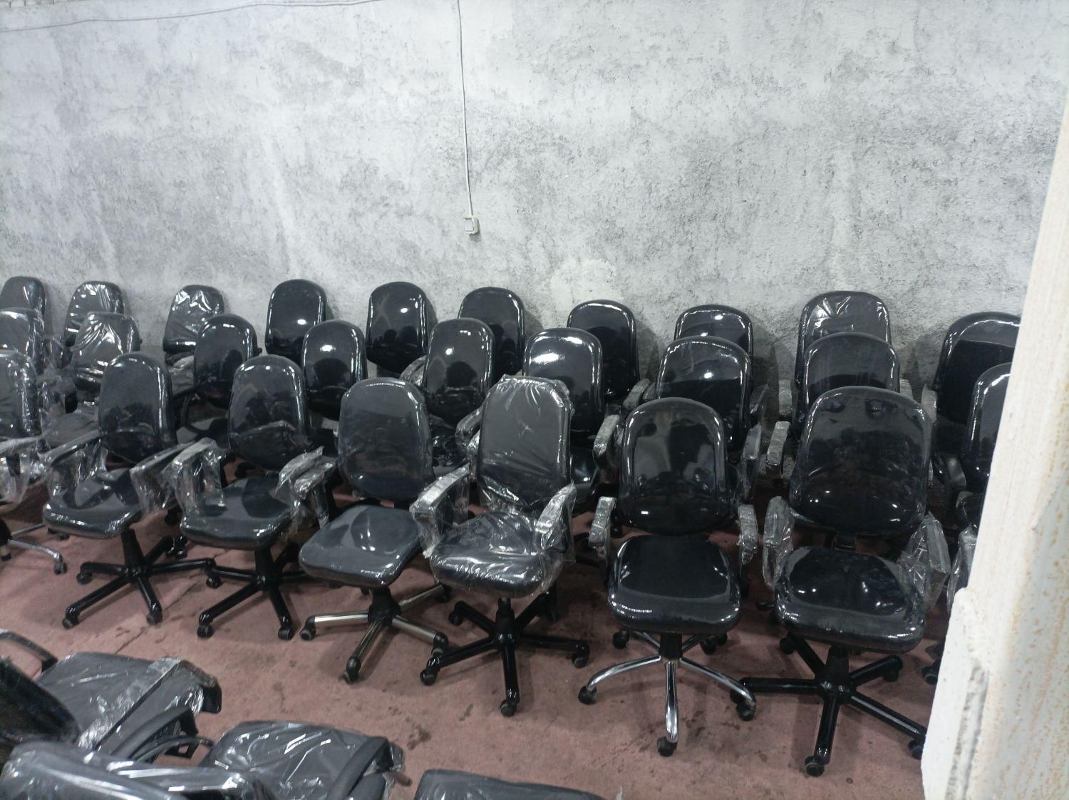 صندلی اداری کامپیوتری چرخدار|مبلمان اداری|مشهد, طلاب|دیوار