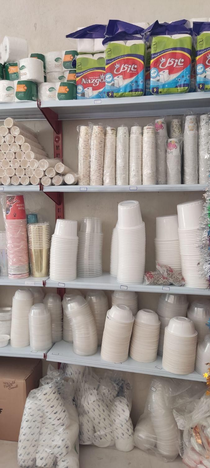 ظروف یکبارمصرف تاج.|ظروف نگهدارنده، پلاستیکی، یکبارمصرف|خرمآباد, |دیوار