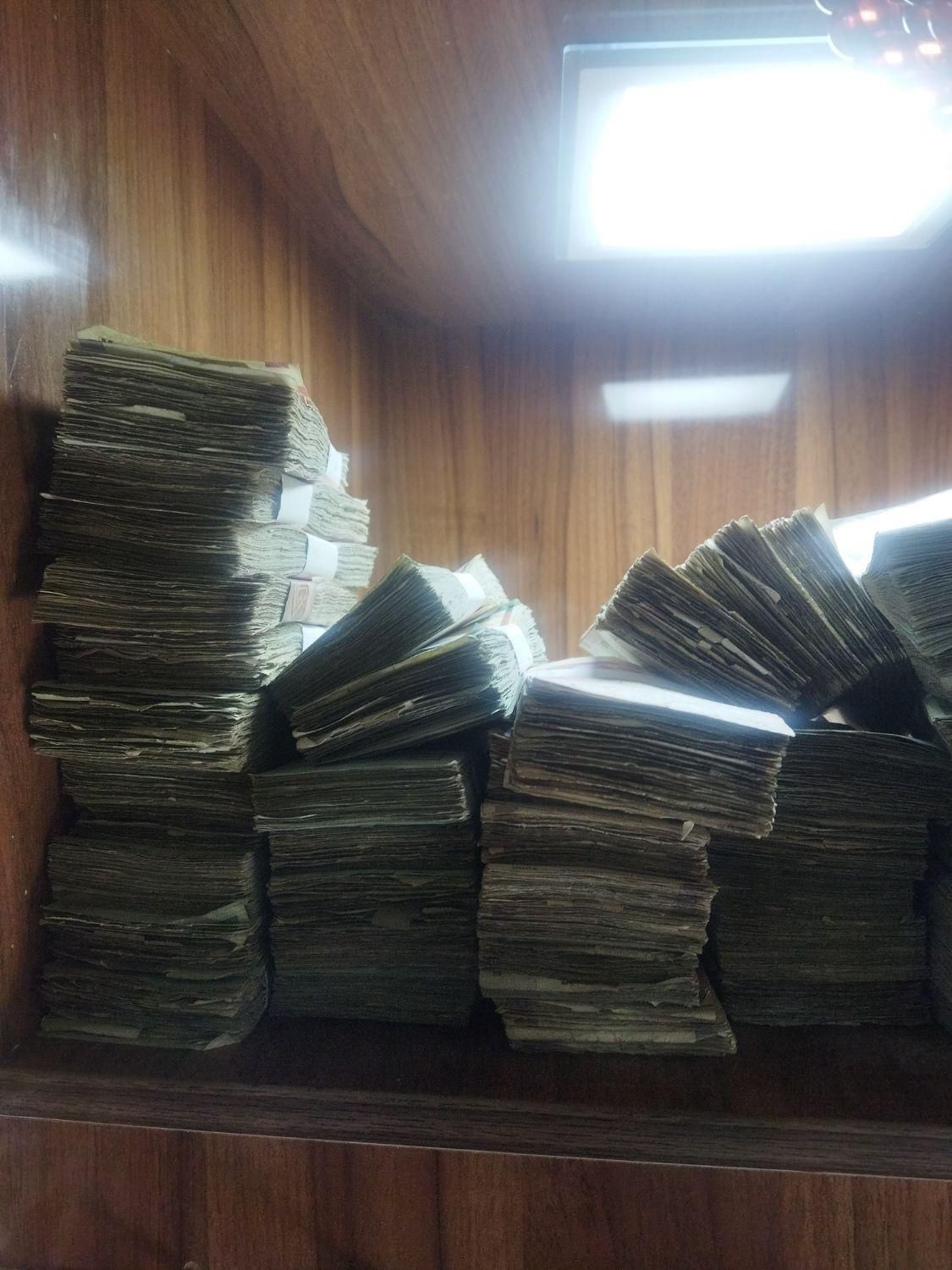 اسکناس کهنه جمهوری ۱۰۰عددی|کلکسیون سکه، تمبر، اسکناس|ارومیه, |دیوار