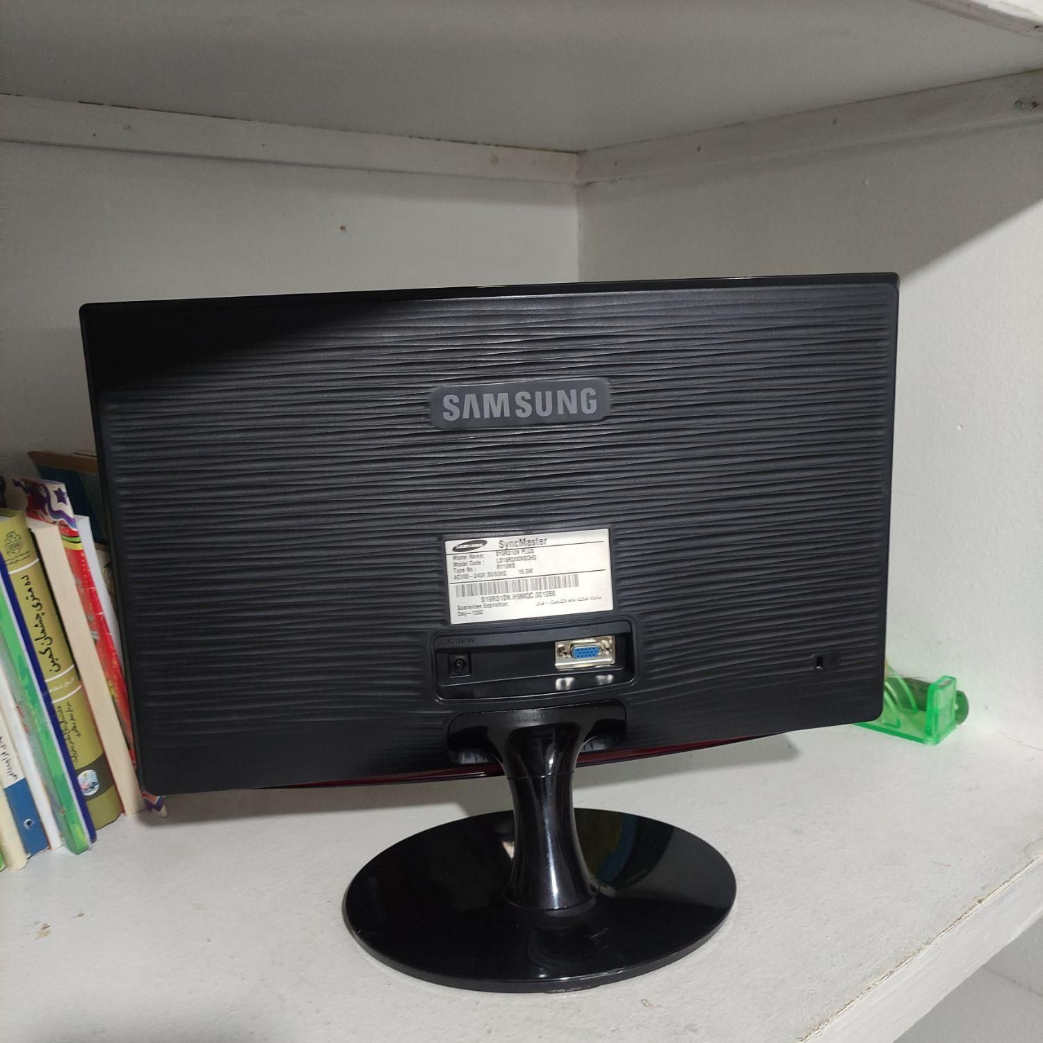 مانیتور ال ای دی ۱۹ اینچ سامسونگ led|قطعات و لوازم جانبی رایانه|کرج, منظریه|دیوار