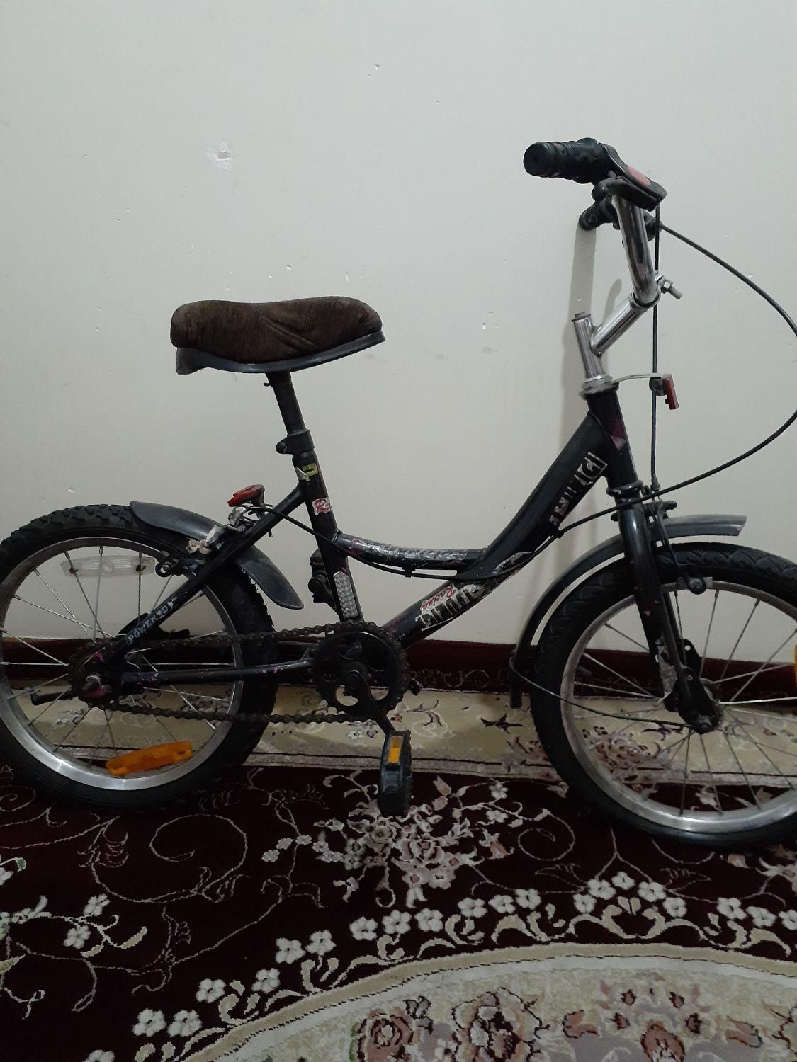 دوچرخه ۱۶|دوچرخه، اسکیت، اسکوتر|بومهن, |دیوار