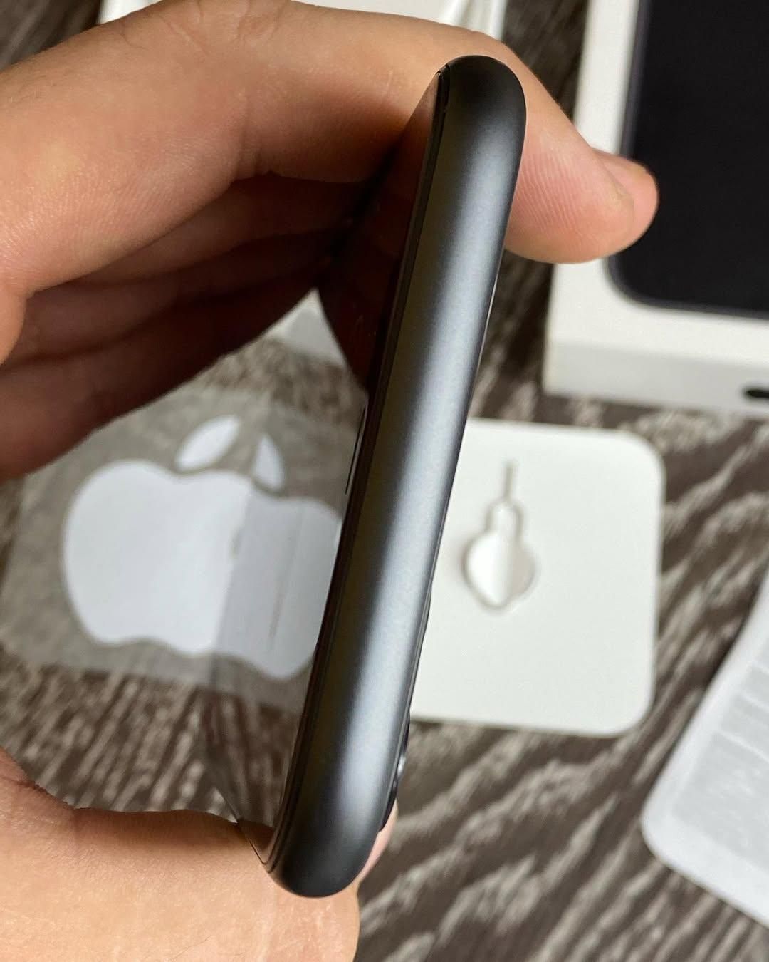 اپل iPhone 11 با حافظهٔ ۱۲۸ گیگابایت|موبایل|مشهد, کوثر|دیوار