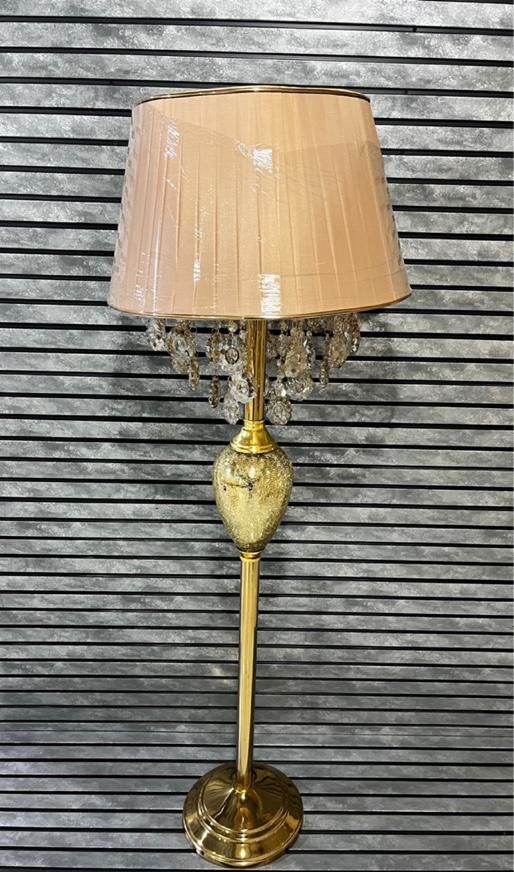 آباژور کنارسالنی ایستاده طرح سناتور|چراغ خواب و آباژور|مشهد, توس (بلوار توس)|دیوار