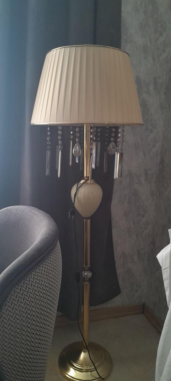 آباژور لوستری کنار سالنی|چراغ خواب و آباژور|پاکدشت, پاکدشت (مامازند)|دیوار