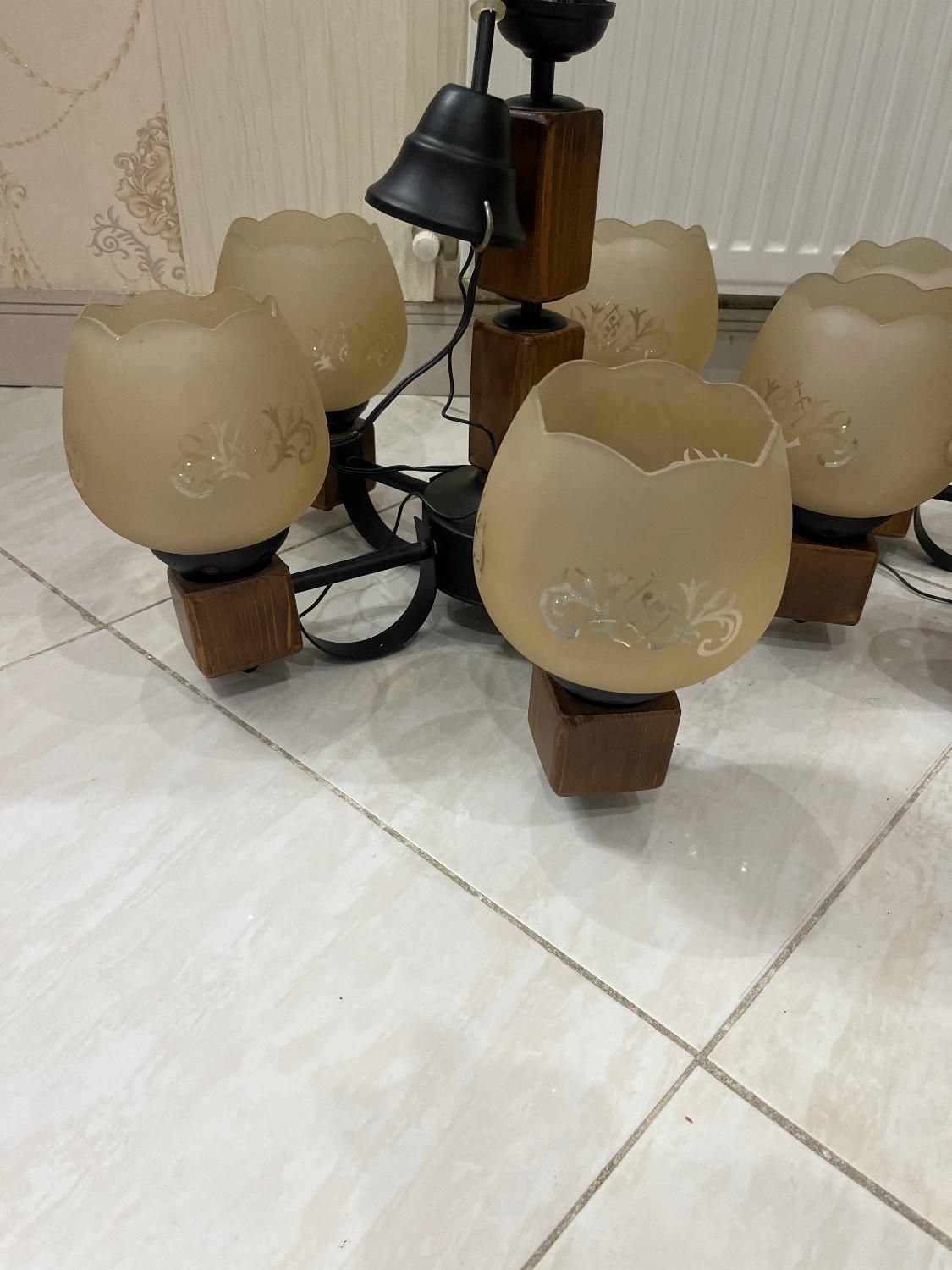 دوعدد لوستر یک شکل تمیز و سالم|لوستر و چراغ آویز|اندیشه, شهرک صدف|دیوار