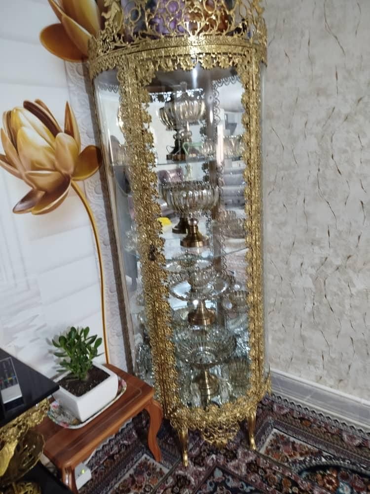 ویترین و آینه ،شمعدان،میز تی‌وی ،همه برنج اصل|بوفه، ویترین، کنسول|بومهن, |دیوار