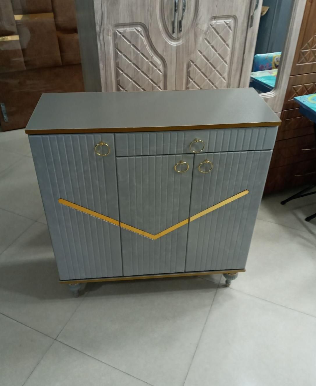 فروش انواع جاکفشی بزرگ و جادار نو(ماهان)|جاکفشی، کمد، دراور|سمنان, |دیوار