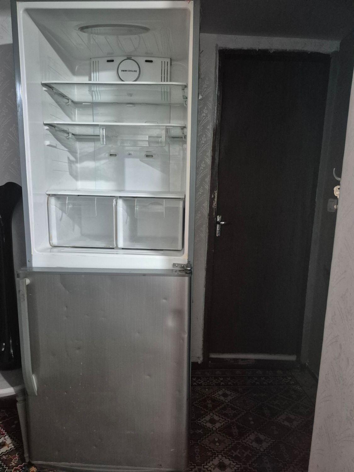 یخچال فرگاز،لباسشویی|اسباب و اثاث بچه|صدرا-فارس, فاز ۱|دیوار