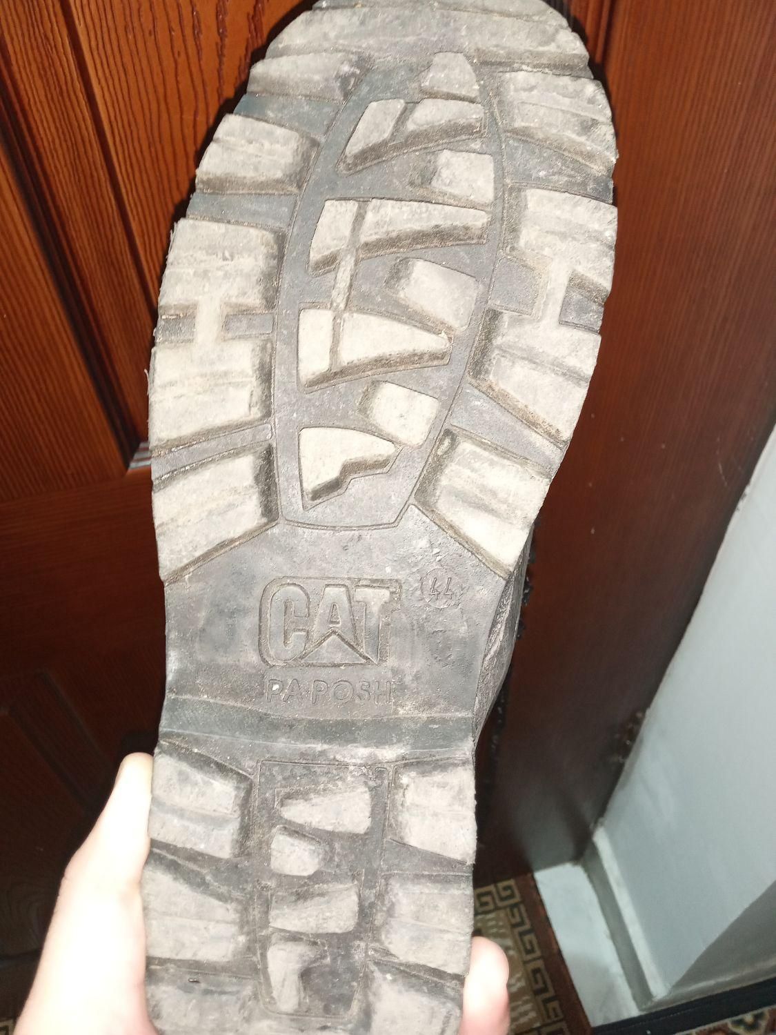 پوتین نظامی|کیف، کفش، کمربند|رشت, بازار|دیوار