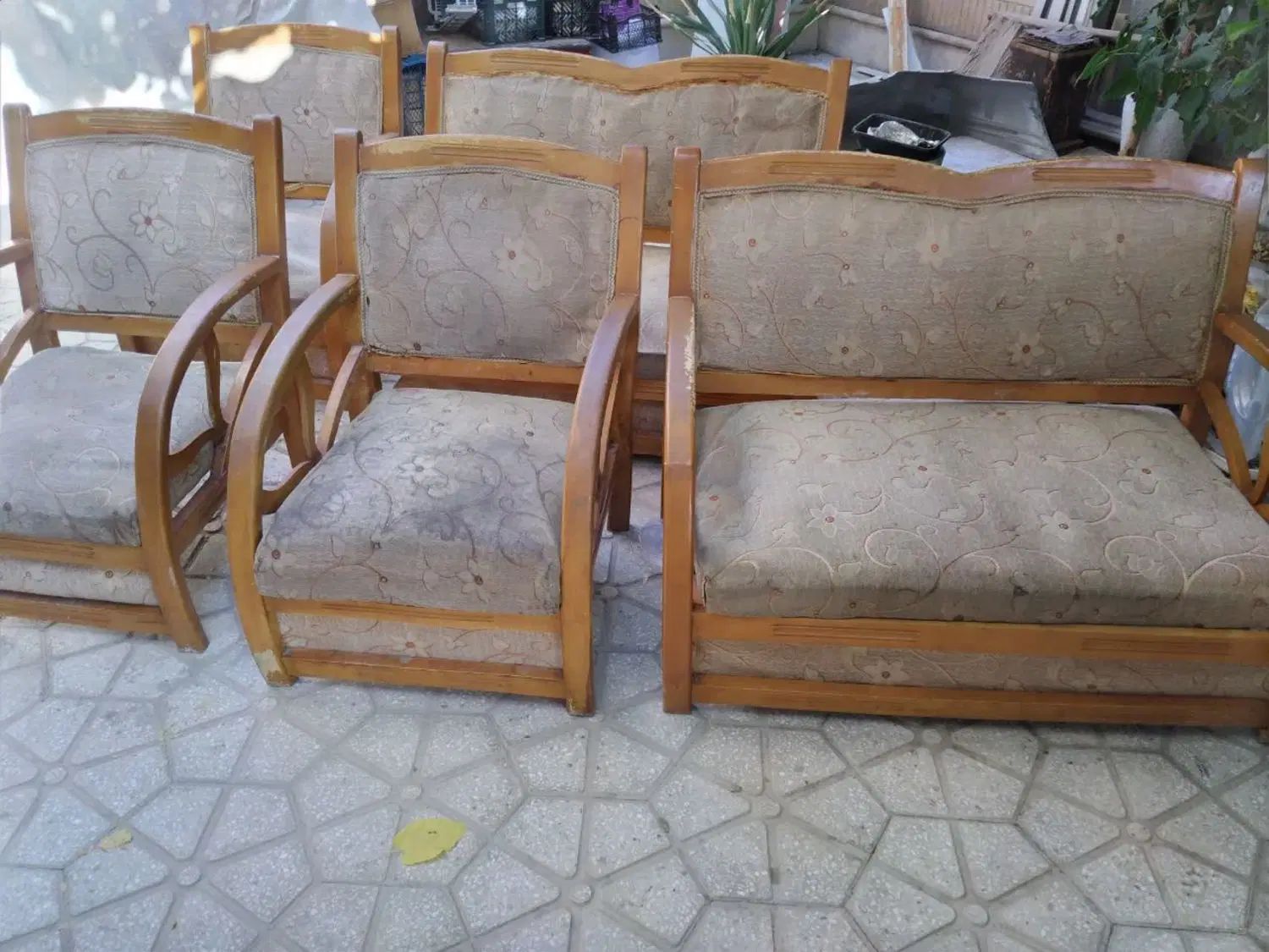 مبل هفت نفره راحتی کارکرده|مبلمان خانگی و میز عسلی|اصفهان, گلزار|دیوار