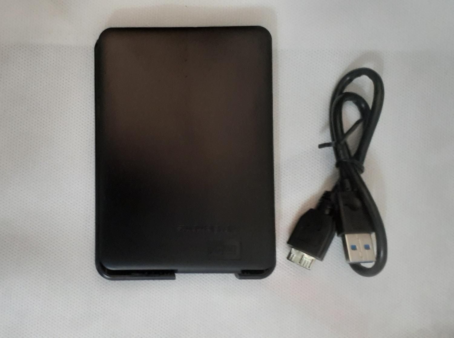 دو عدد مانیتور۱۹ اینچ lcd و۱۹ اینچ LED و باکس هارد|قطعات و لوازم جانبی رایانه|دزفول, |دیوار