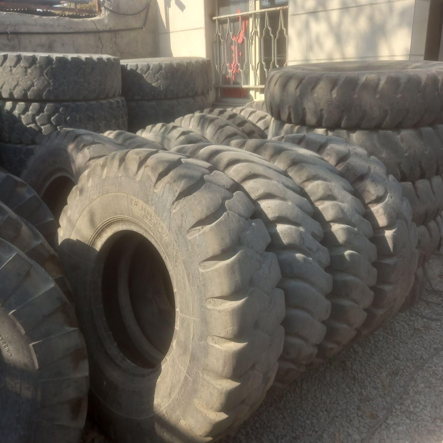 لاستیک استوک لودرسنگین|قطعات یدکی و لوازم جانبی|چهاردانگه (تهران), |دیوار