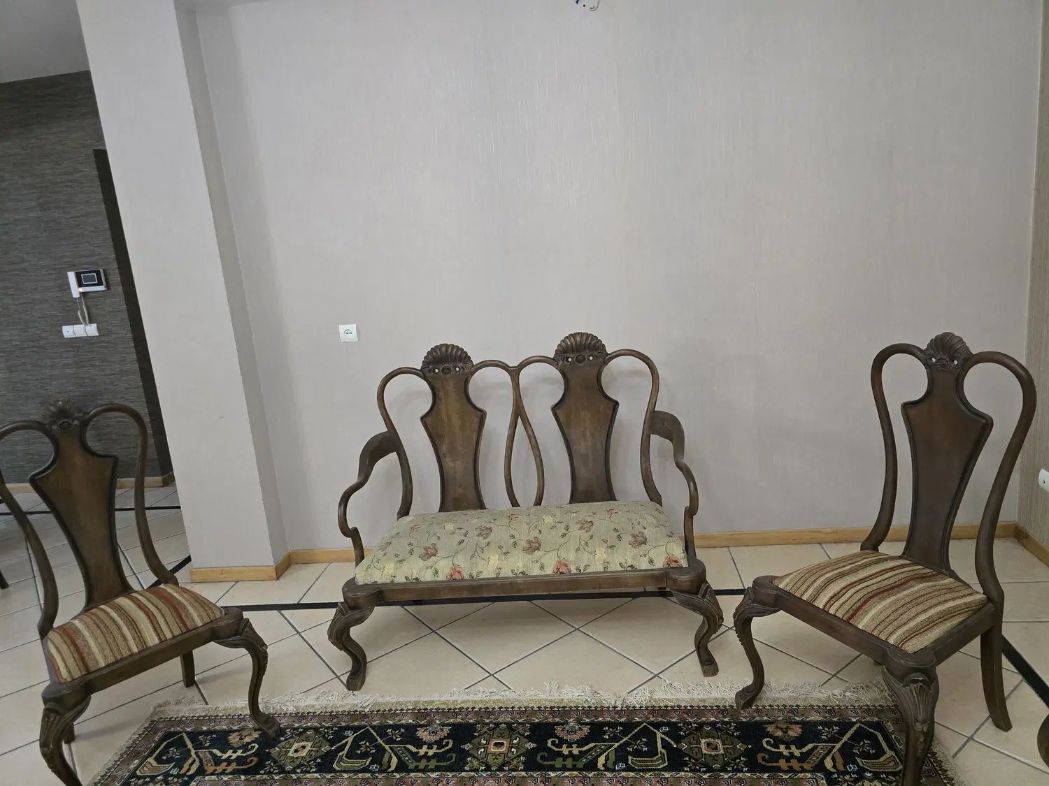 مبلمان تمام چوب گردو|مبلمان خانگی و میز عسلی|اصفهان, شهرستان|دیوار