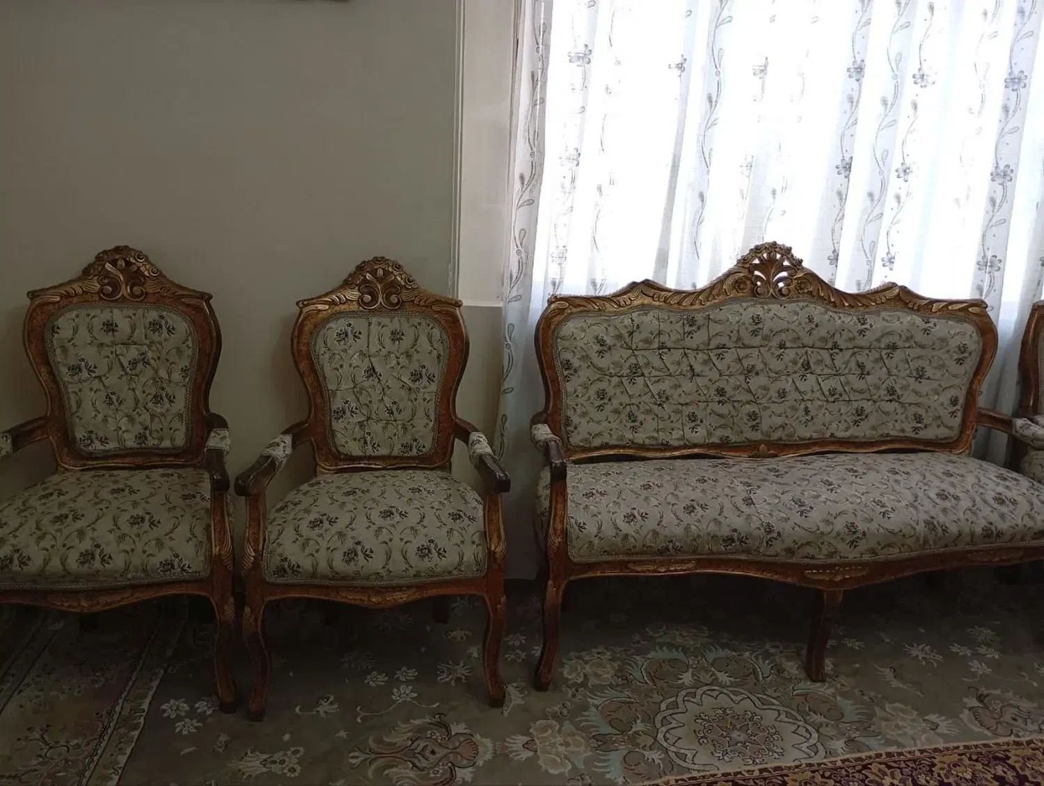 مبل ۹ نفره تمام چوب فقط ۳ میلیون|مبلمان خانگی و میز عسلی|تهران, بروجردی|دیوار
