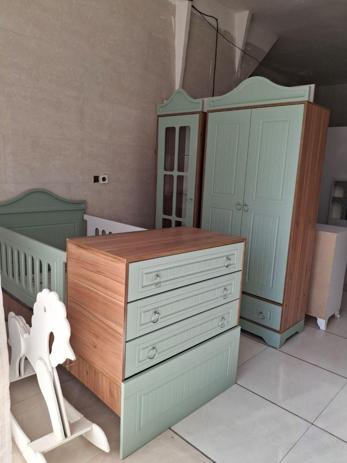 سرویس خواب نوزاد|تخت و صندلی بچه|کرمان, |دیوار