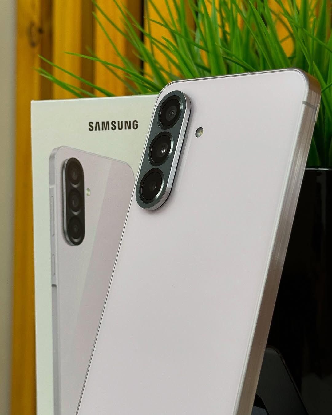 سامسونگ galaxy a56 با حافظهٔ ۲۵۶ گیگابایت|موبایل|اصفهان, سروشبادران|دیوار