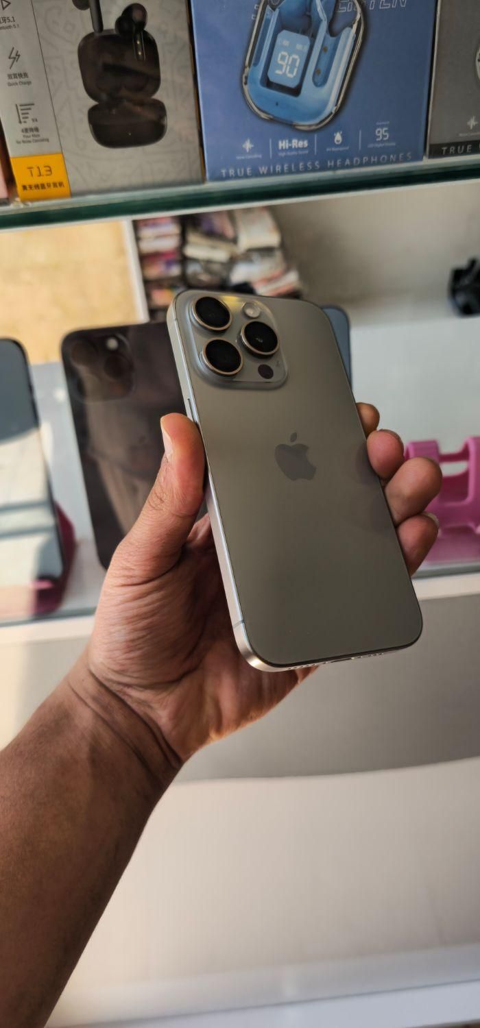 اپل iPhone 15 Pro با حافظهٔ ۲۵۶ گیگ ریجستر شده|موبایل|مشهد, کوثر|دیوار