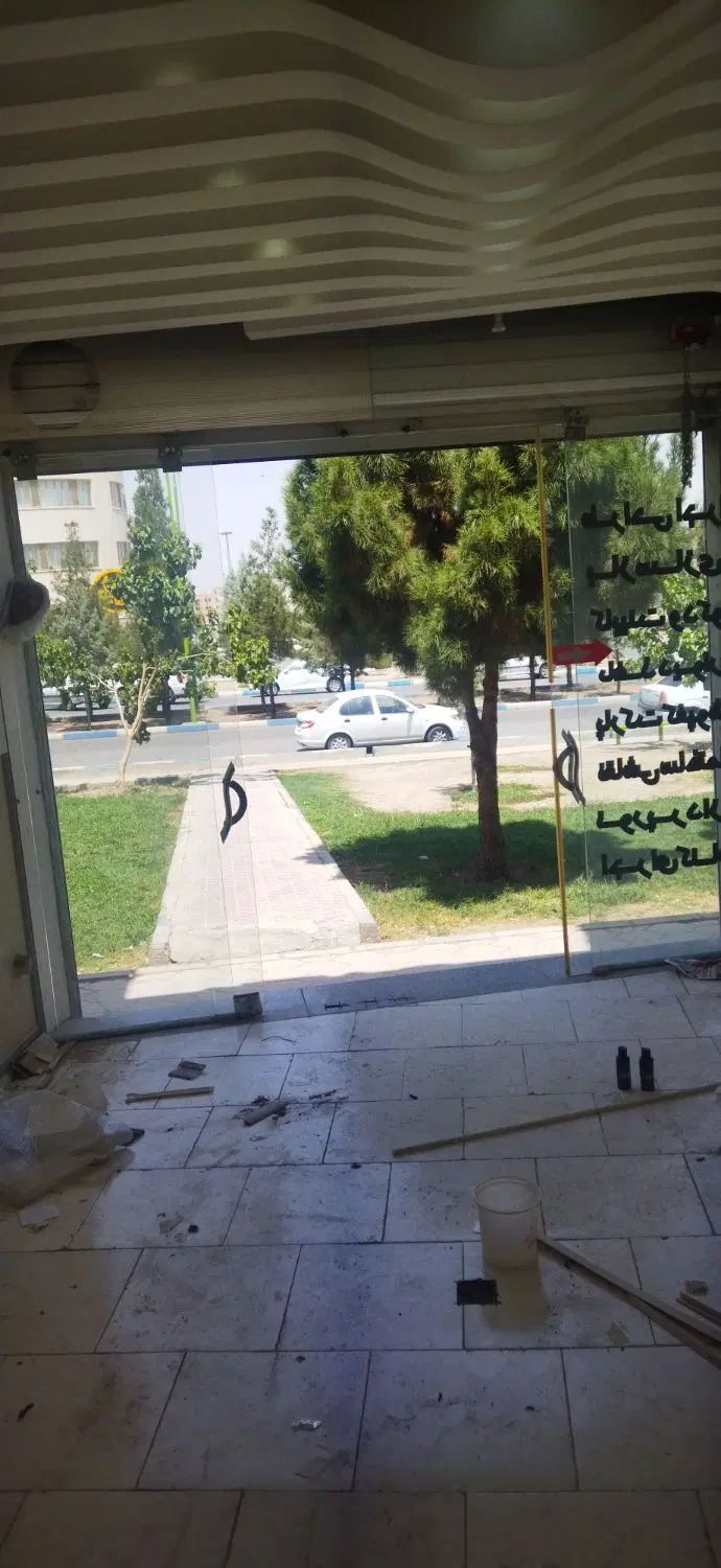 رهن واجاره مغازه تجاری با تمامی امکانات.بهترین لوک|اجارهٔ مغازه و غرفه|فولادشهر, B2|دیوار