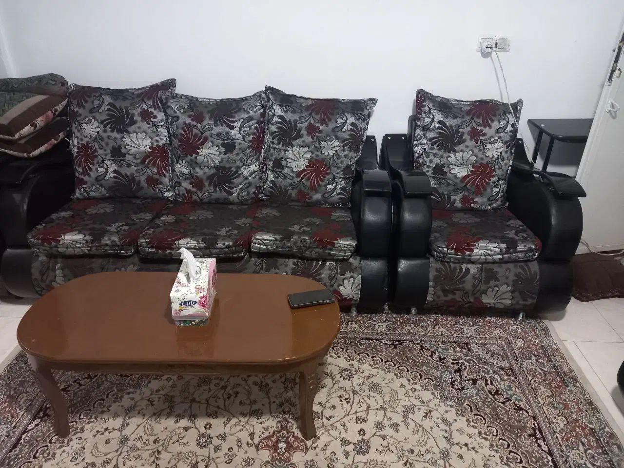 مبل راحتی|مبلمان خانگی و میز عسلی|کرج, ملک‌آباد|دیوار