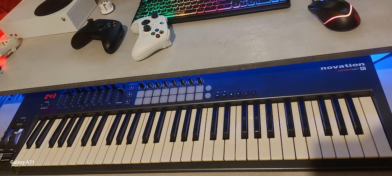 novation lanchkey 61 سالم و مرتب|پیانو، کیبورد، آکاردئون|تهران, ولنجک|دیوار