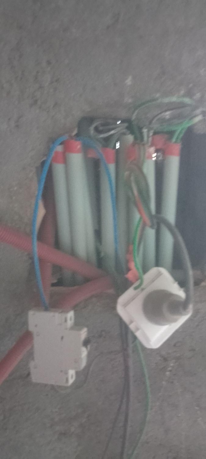 لوله کش آب وبرقکار ساختمان|خدمات پیشه و مهارت|زابل, |دیوار