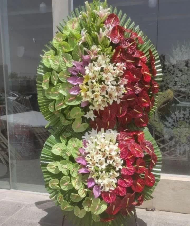 استند گل ترحیمی تسلیت تاج  از باغگل تهران|گل و گیاه طبیعی|تهران, پاسداران|دیوار