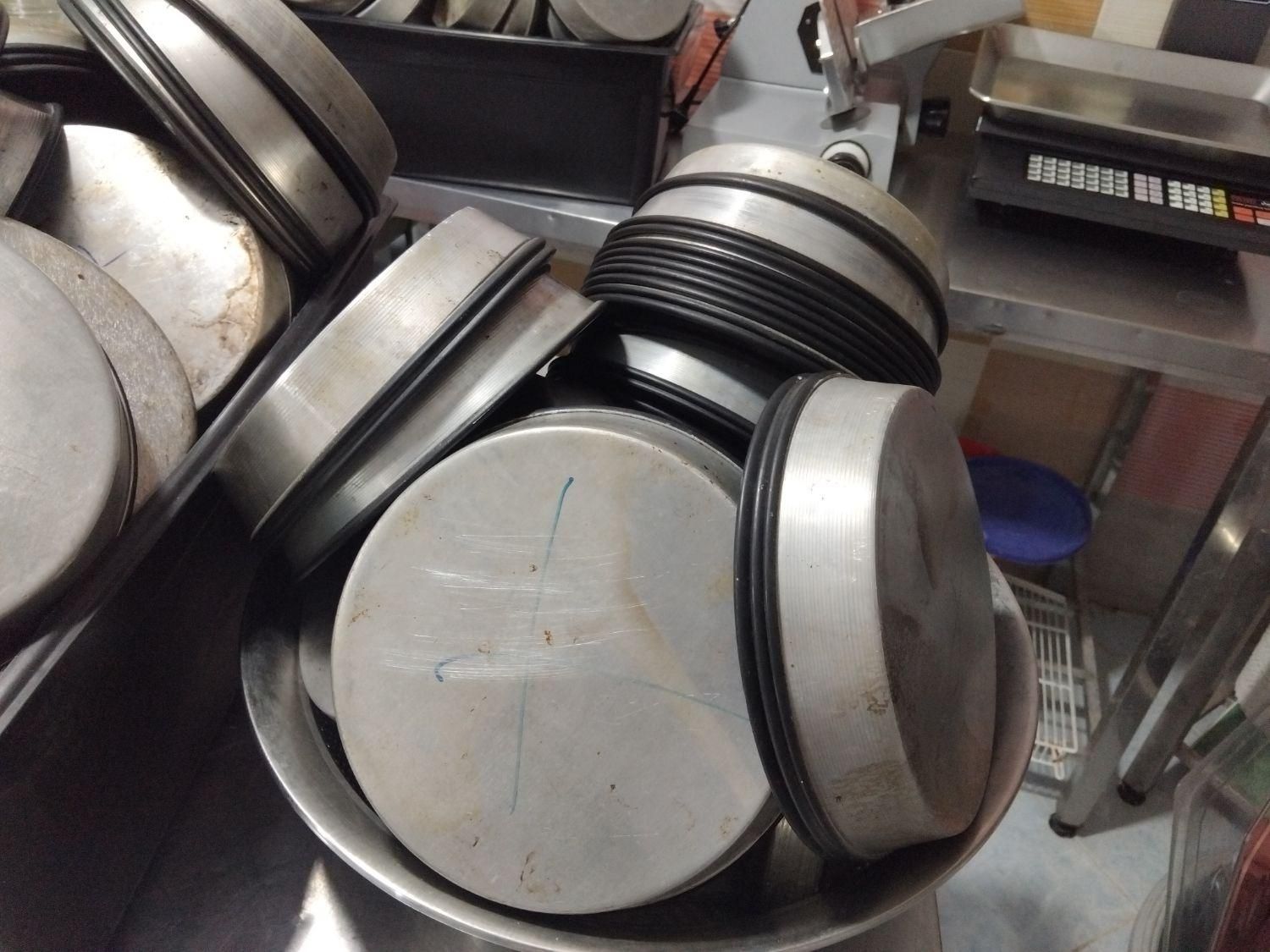 قالب پیتزا 20 سانت اقساط|کافی‌شاپ و رستوران|کرمان, |دیوار