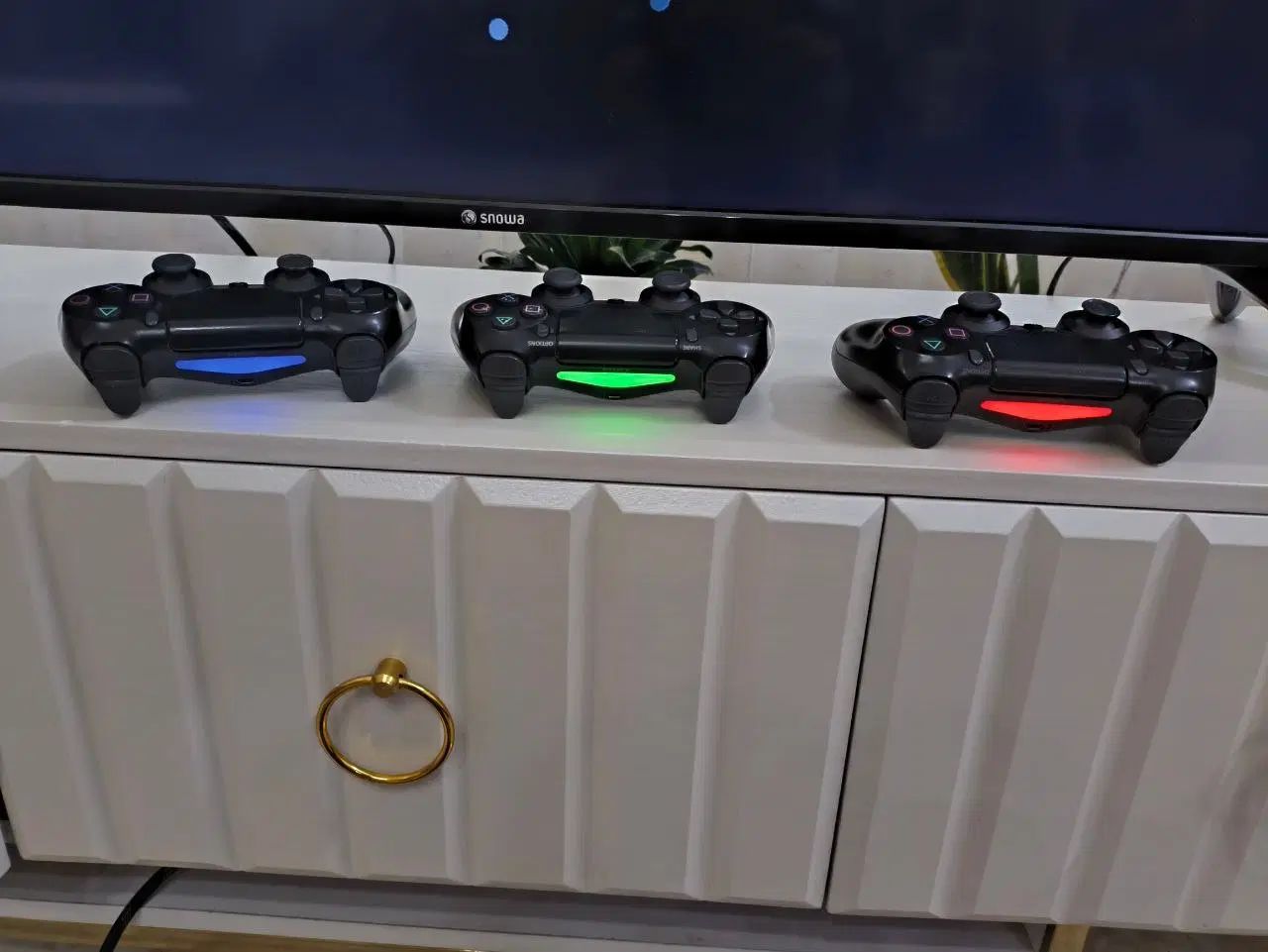 PS4 Slim یک ترابایت ژاپن 3 دسته GTA و FIFA و..|کنسول، بازی ویدئویی و آنلاین|مشهد, یاس|دیوار