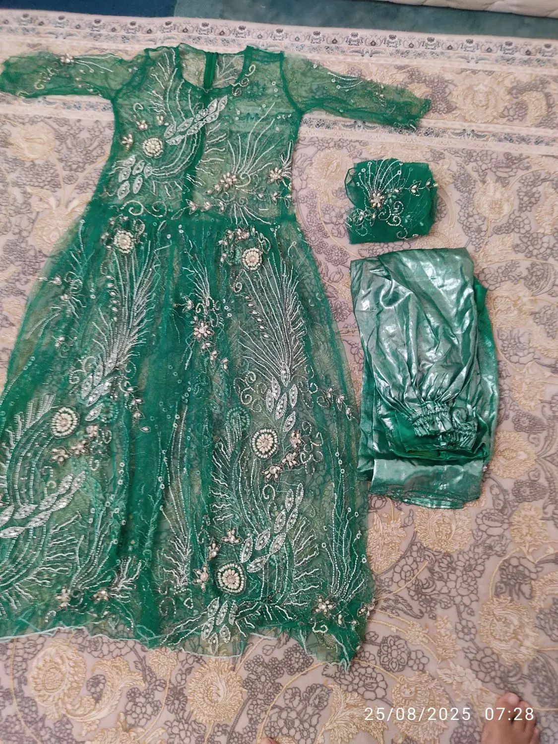 لباس عروس سقزی درحدنو۵۵۰سایز۴۰تا۴۶قد۱۳۵|لباس|سنندج, |دیوار