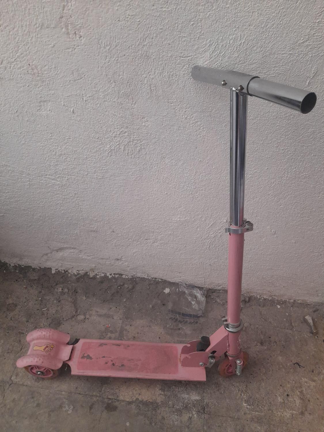 اسکوتر صورتی سالم|دوچرخه، اسکیت، اسکوتر|تهران, مجیدیه|دیوار