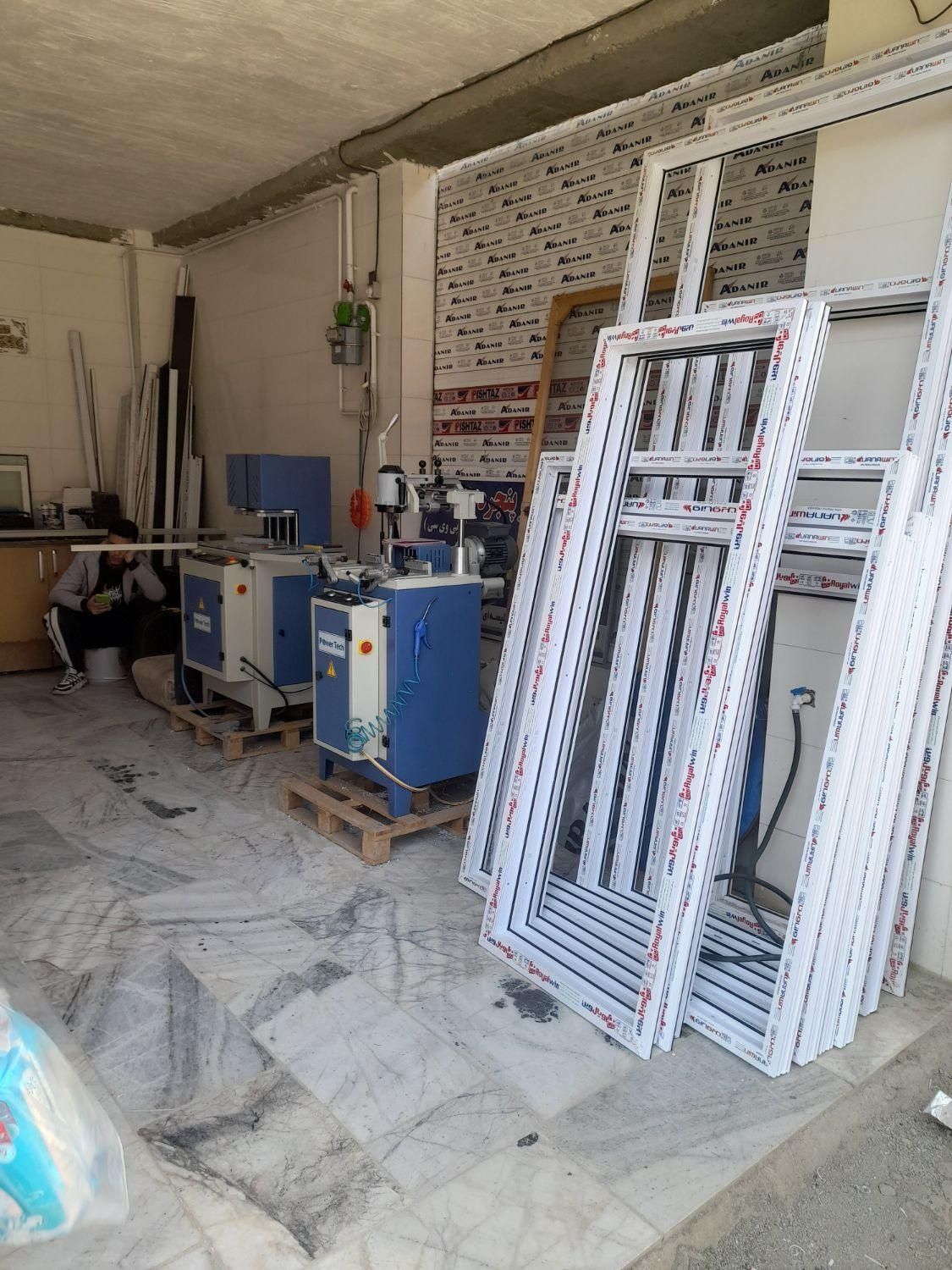 درب و پنچره رادین|مصالح و تجهیزات ساختمان|سنندج, |دیوار